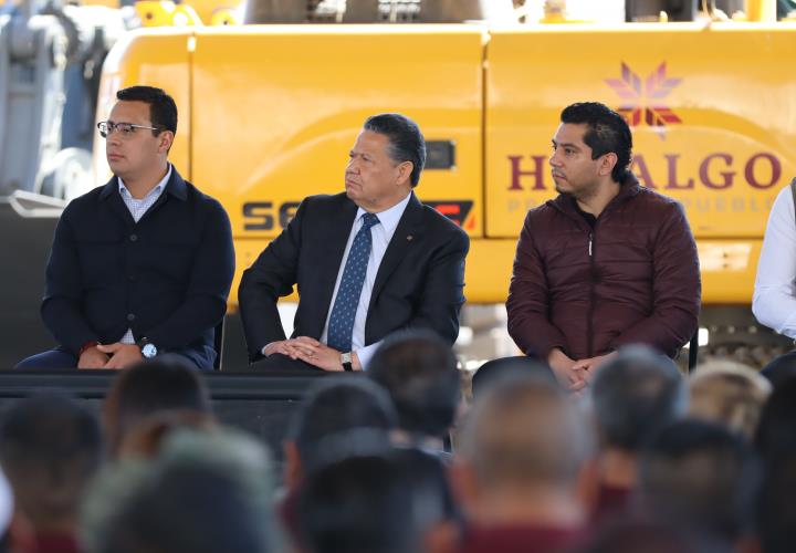 Invierte gobierno de Hidalgo más de 200 mdp en maquinaria