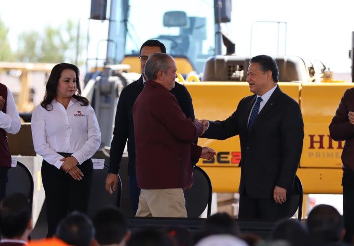 Invierte gobierno de Hidalgo más de 200 mdp en maquinaria