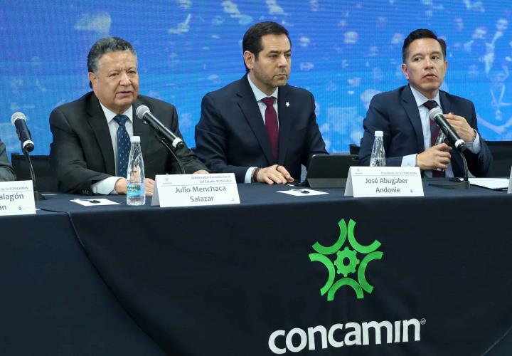 Sostiene Julio Menchaca reunión con integrantes de Concamin