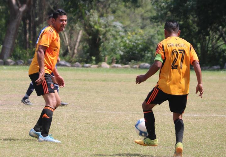 San Miguel a la gran final del torneo Gastón Rivera