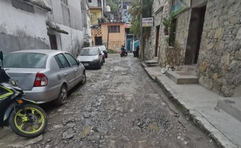 Piden reparación en callejón del Coco
