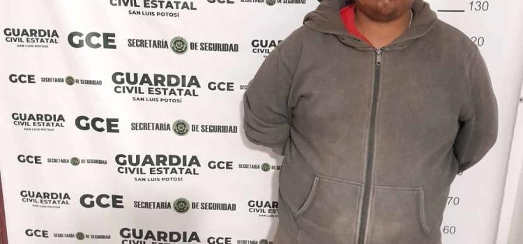 Jornalero detenido con arma prohibida