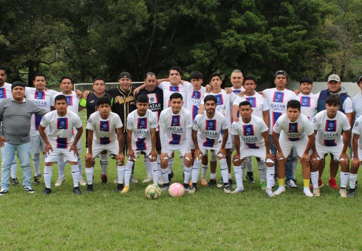 Colonia Escalanar campeón en fut comunitario de Matlapa