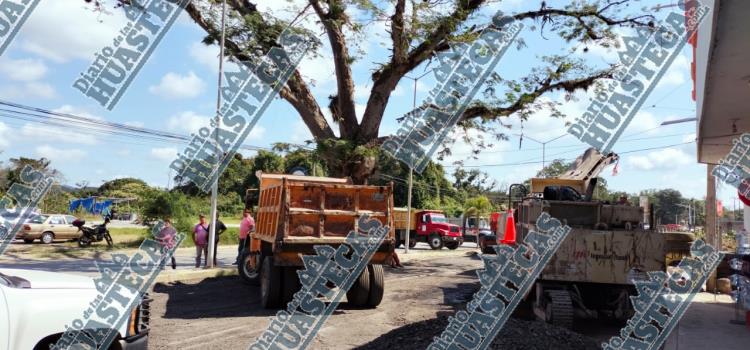 Camioneros cerraron la Huejutla - Chalahuiyapa