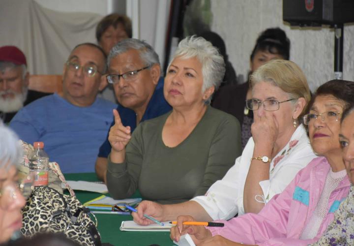 Curso de apoyo terapéutico a personas cuidadoras de adultos mayores