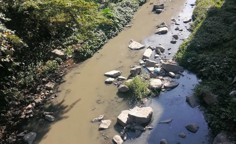 Incrementan fétidos olores en el río Chinguiñoso