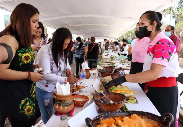 Muestra Acatlán diversidad gastronómica en Expo Acuícola 2024