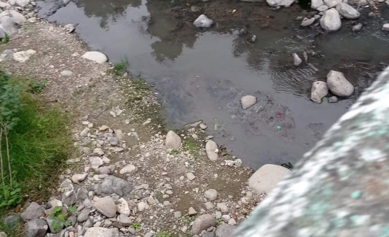 Se olvidan regidores de contaminación del rio