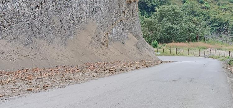 Piden tener cuidado en tramo carretero  Jaltocán-Coacuilco