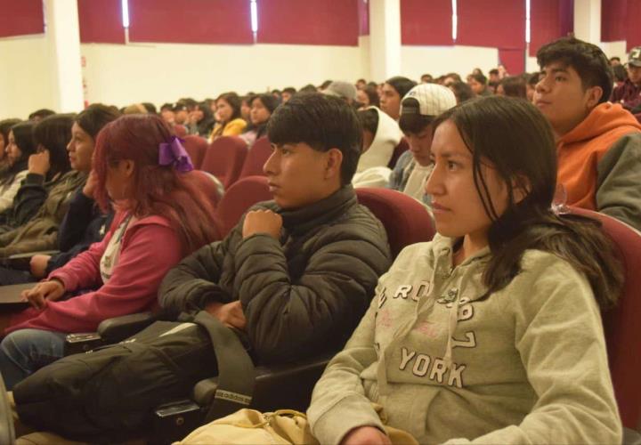 Catedráticos de la UTVM colaboraron en libro dedicado al maguey pulquero