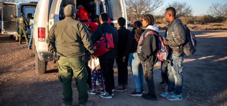 Paisanos en riesgo  de ser deportados