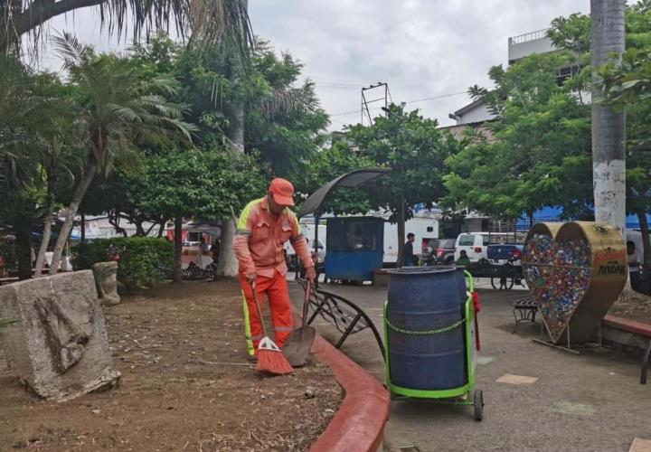 Sin días de descanso para trabajadores de Aseo Público 