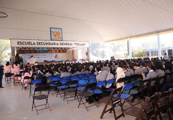 Escuela Secundaria General "Tollan", de Tula, celebró su 73° aniversario