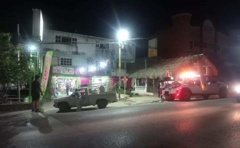 Se estrelló camioneta contra una barda en Zacatipán