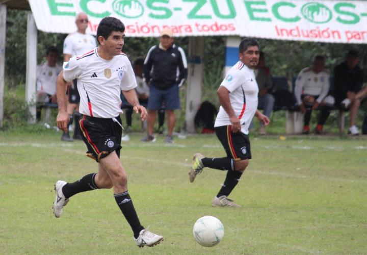 Teles versus Xilitla en futbol Diamante, sigue la jornada 4