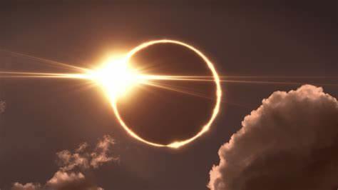 Advierten sobre los riesgos de mirar el eclipse directamente