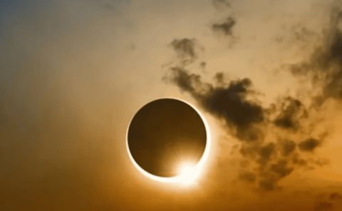 Los objetos cobran vida durante eclipse
