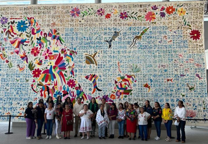 Gran interés despertó exhibición del tenango más grande del mundo