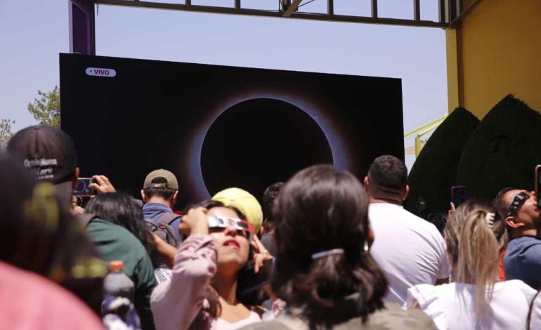 El Rehilete recibió a decenas de familias para observar el eclipse