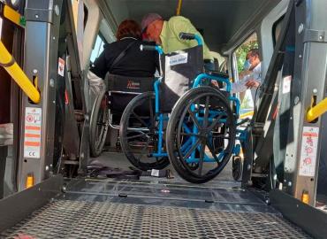 Mantienen transporte para discapacitados