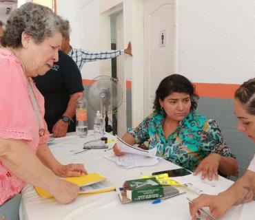 SNTE 52 apoya a jubilados de Huasteca Sur en revista