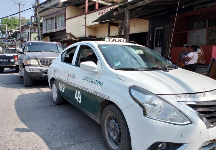 Deja choque vial dos detenidos en Los Tamarindos