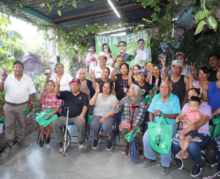 Habitantes le refrendaron apoyo al candidato a Diputado Federal Óscar Bautista Villegas
