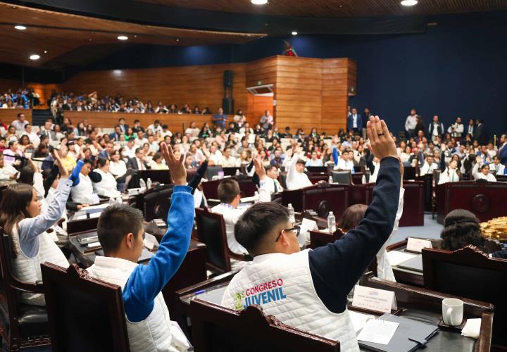 Reconoce gobernador de Hidalgo compromiso de juventudes