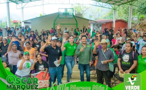 Óscar Márquez recorrió comunidades en Xilitla
