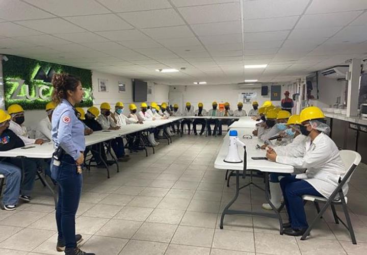 Estudiantes de UTHH visitaron el ingenio Zucarmex