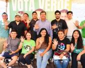 Óscar Bautista se reúne con jóvenes estudiantes