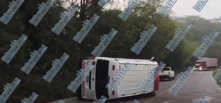 ¡Ambulancia se accidentó!