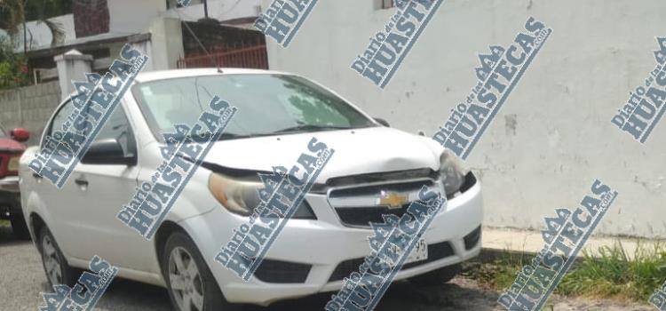 Hallan auto abandonado