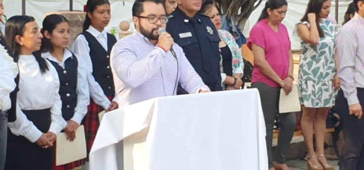 Ayuntamiento felicitó a todas las madres 