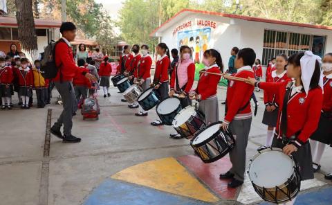 Autoridades del IHE visitaron la primaria Margarita Maza de Juárez
