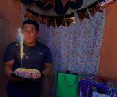 Pastel de cumpleaños disfrutó Kevin González