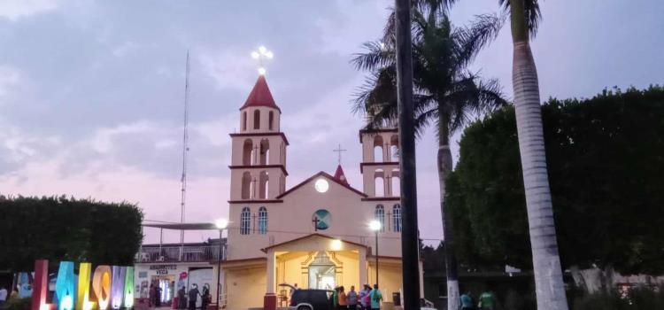 Iglesia de La Loma atrae a visitantes 