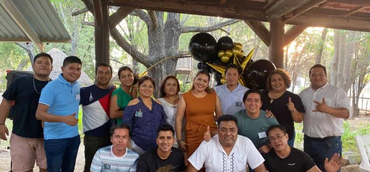 Maestros festejaron con ameno convivio