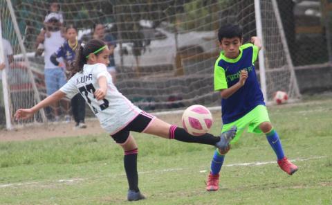 La jornada trece de futbol Infantil B ofrece 5 juegos
