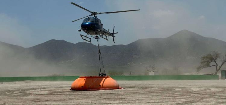 Tres helicópteros al combate de incendio