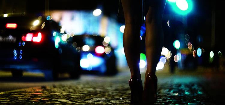 Legalizarán prostitución    