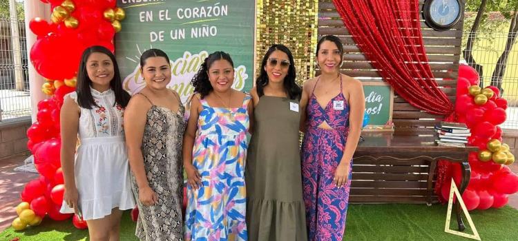 Bellas maestras festejaron su día