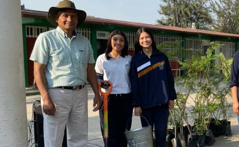 Ecología donó 12 mil arboles 
