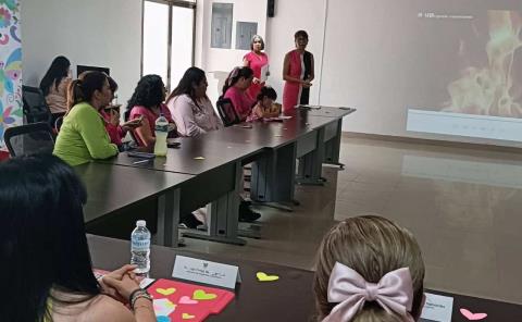 IHE entrega constancias a educadoras por Taller "La Salud Emocional en Preescolar"