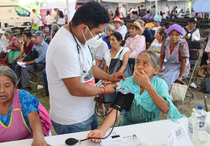 Llaman a personas mayores de 60 años a prevenir golpes de calor