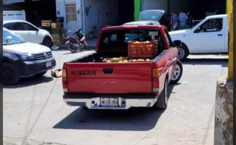 Robaron camioneta  A comerciantes 
