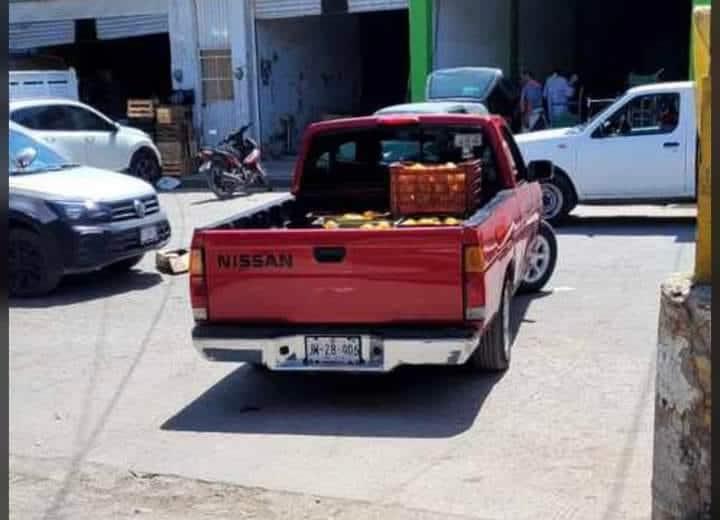 Robaron camioneta  A comerciantes 