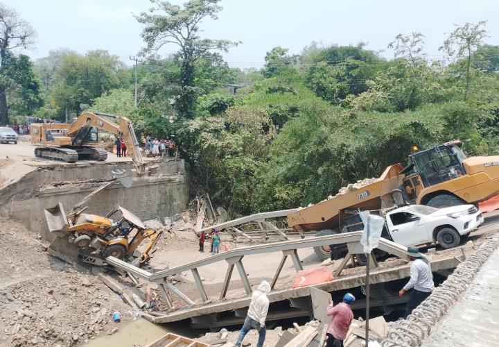 Colapso de puente deja un herido grave