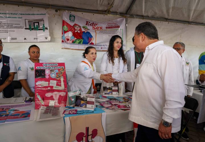 Recorrido por planteles educativos de la región del Altiplano