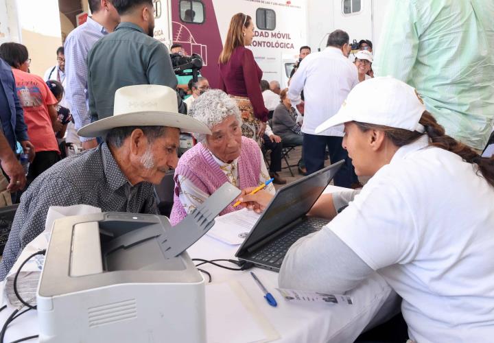 Recorrido por planteles educativos de la región del Altiplano